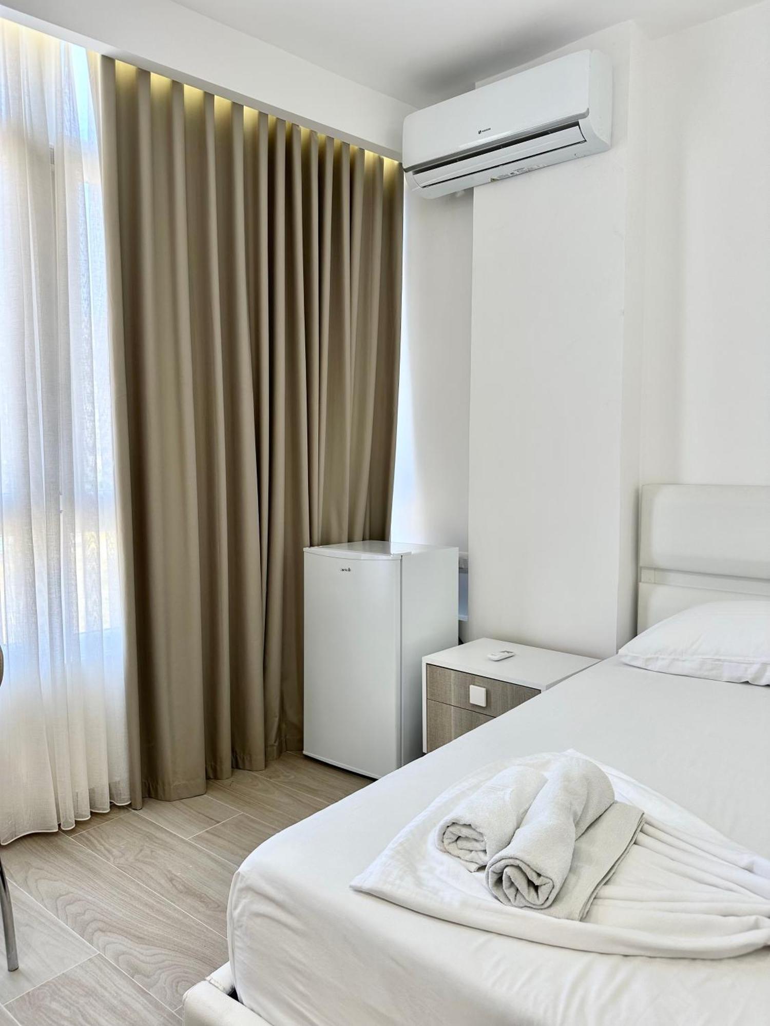 Al Mare Rooms Sarandë Exterior foto