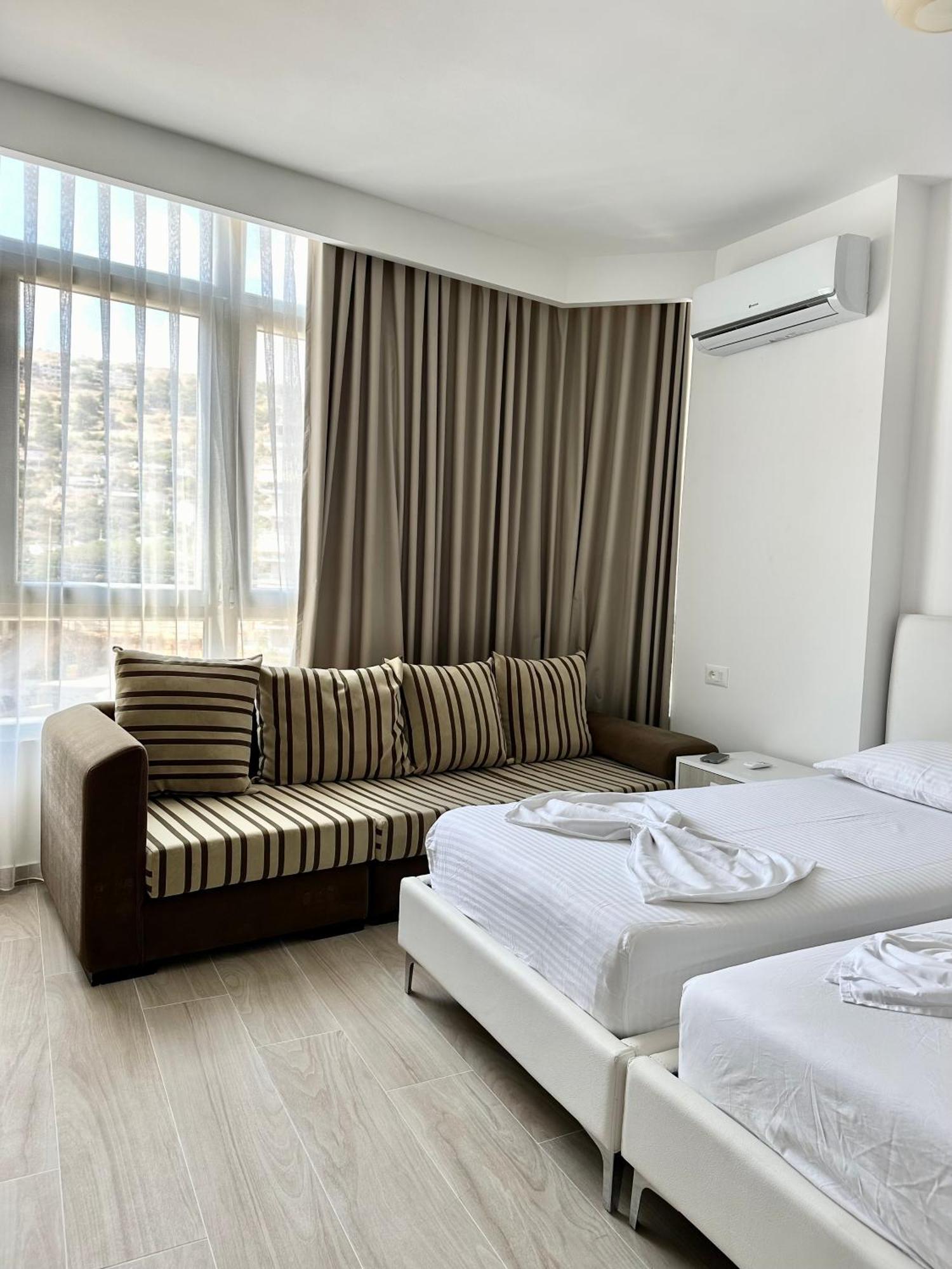 Al Mare Rooms Sarandë Exterior foto