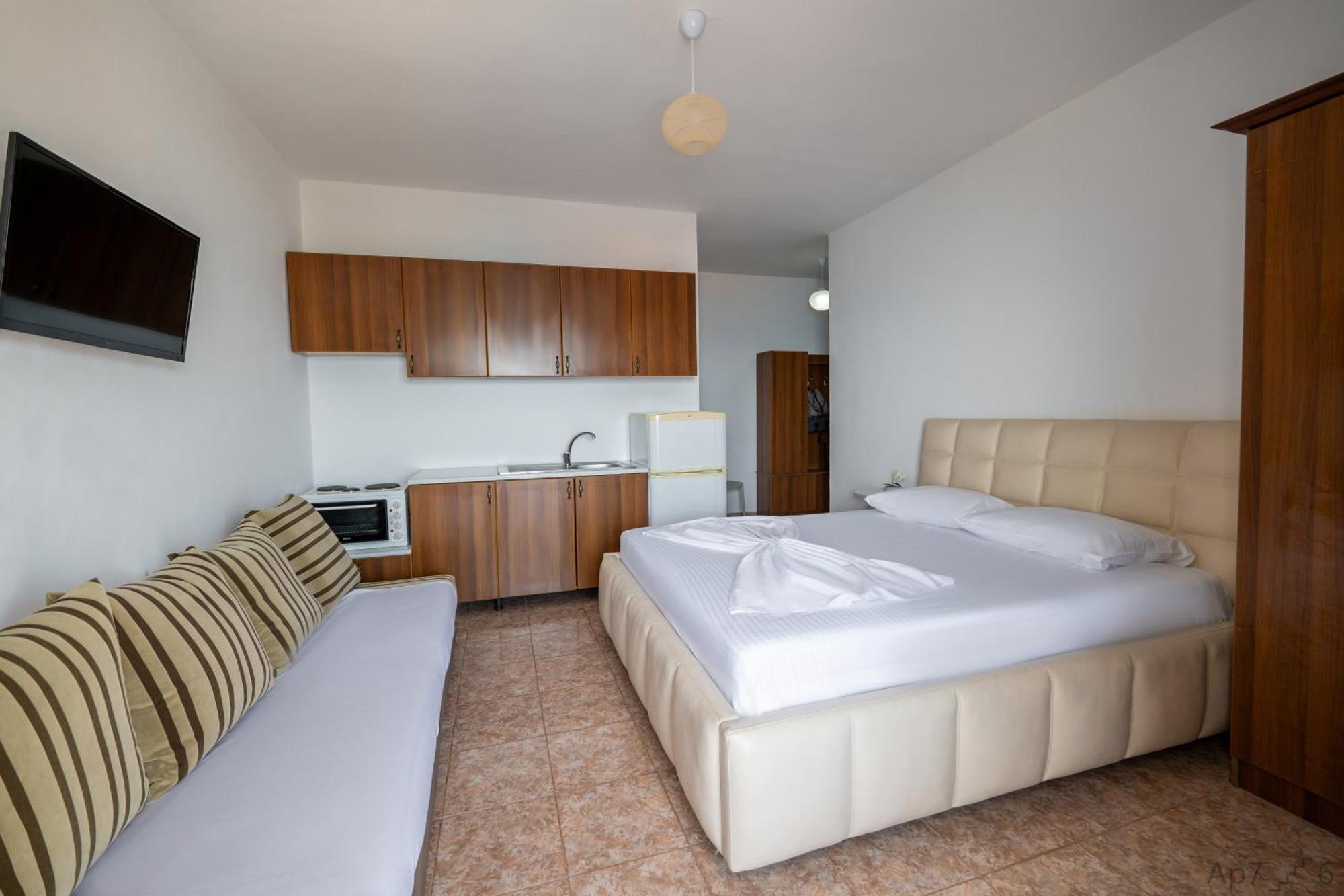 Al Mare Rooms Sarandë Exterior foto